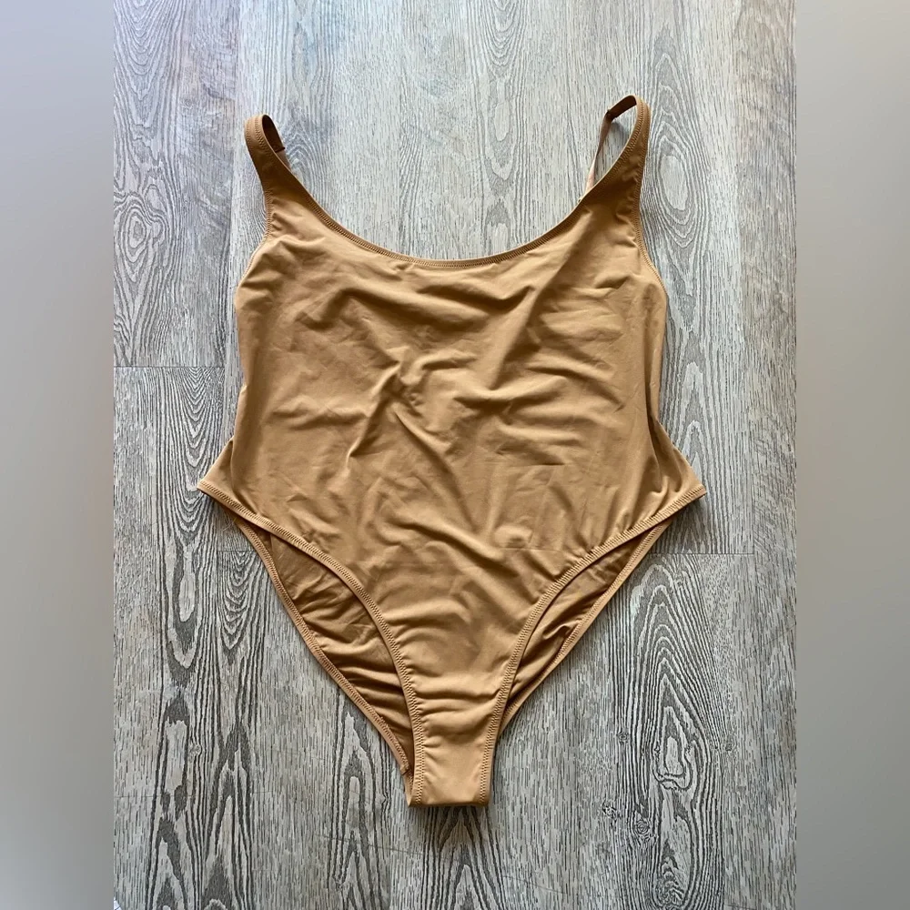 SKIMS Scoop neck One piece Swimsuit in almond NWT